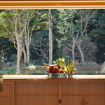 成生 - カウンタからいい景色が広がる