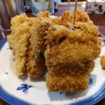 丸千葉 - ミックスフライ〜いか、あじ各1。牡蠣、串かつ各3で。