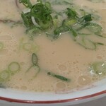 長浜ラーメン 一心亭 - デフォ…麺もチャーシューも見えず！