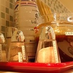 ナマック岩塩ブラック、ヒマラヤナマックピンク、ヒマラヤナマックレッドの3種類の岩塩