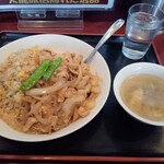 大龍飯店 - 豚バラニンニクチャーハン  1150円