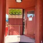 Tall Tree's Cafe - 出入り口２ヶ所の内（ドア）