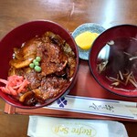 食事処 すぽっと - 豚丼 850円(税込)。