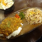 オオグシ 加哩堂 - ドライカレーとあみチャーハンの2色のせ