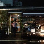 CAFE＆BAR　DALL - 2013.7.3(水)22時半　初訪問　終電待ちまで使えるノーチャージバー(^^♪