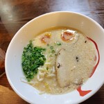 麺屋いっぷく - 豚骨醤油いっぷくラーメン880円