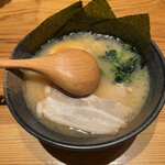 麺 波道 - 横浜家系　醤油