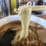 Tampopo - やや幅のある自家製麺。