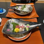 和食料理 和ごころ いなほ - お造り　たいらぎ貝の器で出てきました　本鮪•鮃•手前がたいらぎ貝です