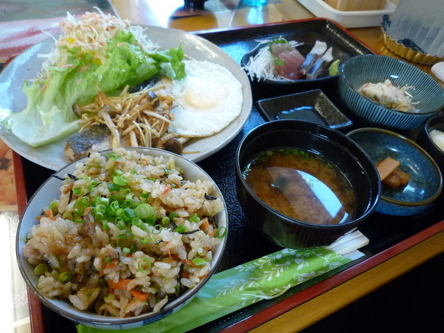 魚屋直営食堂 魚まる 赤嶺 定食 食堂 ネット予約可 食べログ