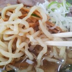 げんちゃんラーメン - ラーメンの麺アップ