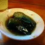 菊乃家本店 - お通しは、茄子の煮浸し