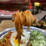 キッチン あずま - まずはそのまま♡
      香ばしい香りと、トマトケチャップの酸味と甘みが、
      極太麺に絡み合い…幸せな気持ちに♡(*´꒳`*)♡