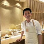 entre nous - 髙山英紀シェフ。
      介護施設での料理教室、嚥下障害の方向けのランチ提供など、これまでも現在も、精力的に活躍されています。