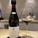 entre nous - ドメーヌ・ド・ボールナールのシャトー・ヌフ。
      知らない造り手さんでしたが、13年熟成もあってか、グルナッシュ主体ながら黒糖のような甘さは落ち着いていて、エレガンスを持ち始めていますね。
      美味しい♪