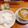 炭焼きビストロ楽 - 料理写真:和牛スジ入りガンボ(サラダ、ライス付き)¥800