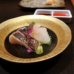 博多 鮨 よこ田 - お造り（平目・炙り鰆）