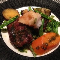 コントワール ミサゴ - 牛ハラミのステーキ おろしポン酢と大葉のジェノベーゼソース