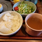 Ookami Nanka Kowakunai - ご飯とスープです。