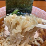 raxamenshougahabunka - 醤油生姜らーめん（麺リフト）