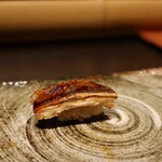 博多 鮨 よこ田 - 煮穴子（対馬産）にぎり◎