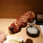 焼鳥 おみ乃 - 肉々しさ満杯のつくね！