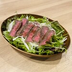 cafe&bar +PLUS C - 自家製ローストビーフ丼　税込1180円