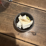 Binchou Yakitori Tosaka Shoukai - 付き出しの牛乳豆腐です。