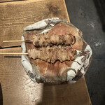 Binchou Yakitori Tosaka Shoukai - 鶏皮塩焼き