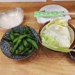 Tori Hei Chan - 枝豆 319円、お通し 220円(キャベツ) ♪