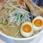 野郎ラーメン - 野郎ラーメンと卵