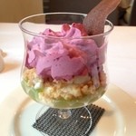 レストラン テズ - ヨーグルトソルベとぶどうのカシスムース