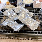 食堂はまかぜ - ハマグリのホイル焼きです。