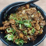 伝説のすた丼屋 - 倍倍牛カルビすた丼黒1,080円