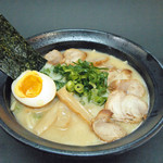 なかがわ - 大看板メニュー 濃厚鶏白湯ラーメン