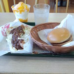 Mosu Baga - ナンカレードッグ　　ハンバーガー　　フラペマンゴー