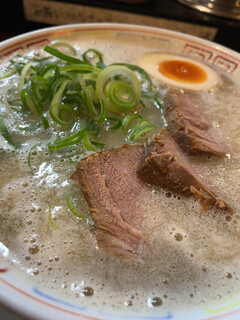 秀ちゃんラーメン - チャーシューはやや厚切り