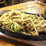 北海道料理 三平 - ジンギスカンもやしイタメ￥850