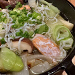 召し屋グリとニル - 信州サーモンと信州キノコの和ひーじょ(\890)