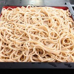 そば処やぶ - 期間限定「くるみつけそば」の蕎麦をアップで