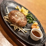 串焼き。ビストロガブリ - ハンバーグステーキ１８０ｇ（１，２１０円）２０２３年３月