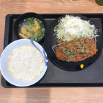 松のや - 2023/3 松のや 水戸東原店 納豆・ロースかつ定食(大盛) \690 早得ロースかつ定食 \490 は併設店ではまだ取り扱ってないのでこちらにしました