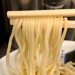 西永福の煮干箱 - 低加水麺リフト