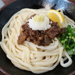 山賊村 - (ピリ辛)すじ肉ぶっかけ1100円