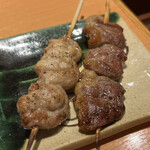 Katsugyo Shunsai Kushiyaki Tokoro Torimasa - せせり（塩）200円　　ハツ（塩）200円