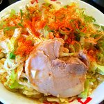 まる重 - 卓上の「ハバネロ一味」で着飾った様子