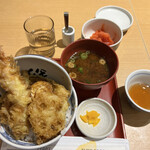 天麩羅 えびのや - 天丼　味噌汁、香の物、明太子食べ放題　