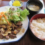Kanaru - 牛肉スタミナ焼定食　990円