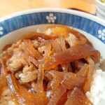 やぶ善 - 甘辛タレが濃い、老舗の牛丼。