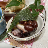 すし 福寿 - ほっくり甘いあずき。タコに赤い色味が移ってかわいい！